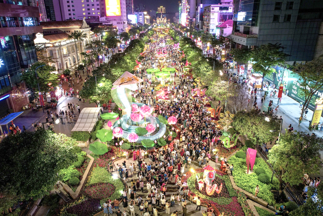 H&aacute;o hức chờ đ&oacute;n đường hoa Nguyễn Huệ tuổi 23- Ảnh 1.