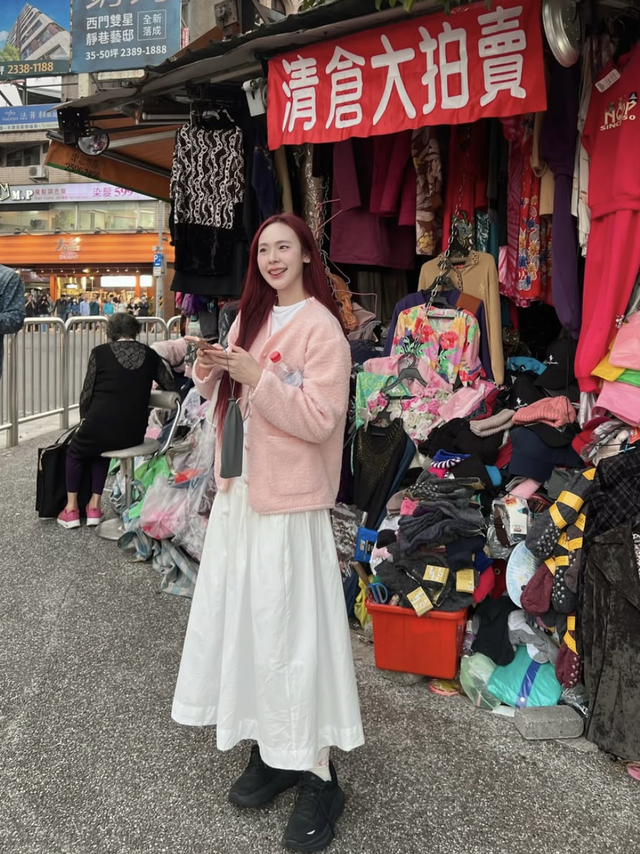 Chân váy midi nhẹ nhàng nhưng đủ tạo dấu ấn thời trang riêng- Ảnh 4.