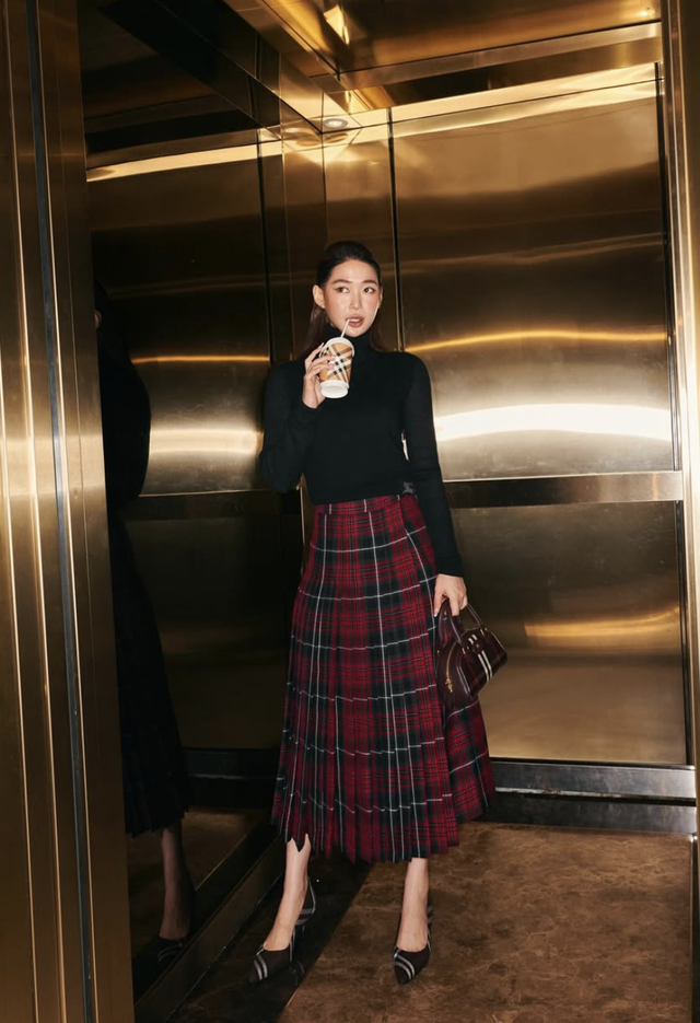 Chân váy midi nhẹ nhàng nhưng đủ tạo dấu ấn thời trang riêng- Ảnh 8.