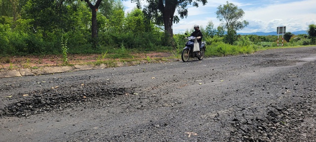 R&uacute;t ruột c&ocirc;ng tr&igrave;nh ở Ia Pa: Cần xử l&yacute; tr&aacute;ch nhiệm c&aacute;c đơn vị li&ecirc;n quan - Ảnh 2.