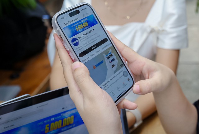 Thanh Ni&ecirc;n v&agrave; t&ocirc;i h&agrave;nh tr&igrave;nh y&ecirc;u thương qua từng trang b&aacute;o - Ảnh 1.