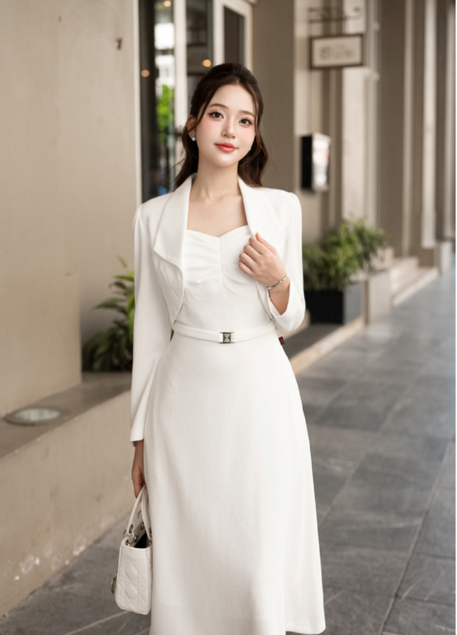 Áo khoác bolero vượt khỏi khuôn khổ cổ điển, tôn dáng cho phái đẹp- Ảnh 3. Áo khoác bolero vượt khỏi khuôn khổ cổ điển, tôn dáng cho phái đẹp- Ảnh 3.