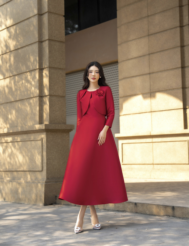 Áo khoác bolero vượt khỏi khuôn khổ cổ điển, tôn dáng cho phái đẹp- Ảnh 7. Áo khoác bolero vượt khỏi khuôn khổ cổ điển, tôn dáng cho phái đẹp- Ảnh 7.