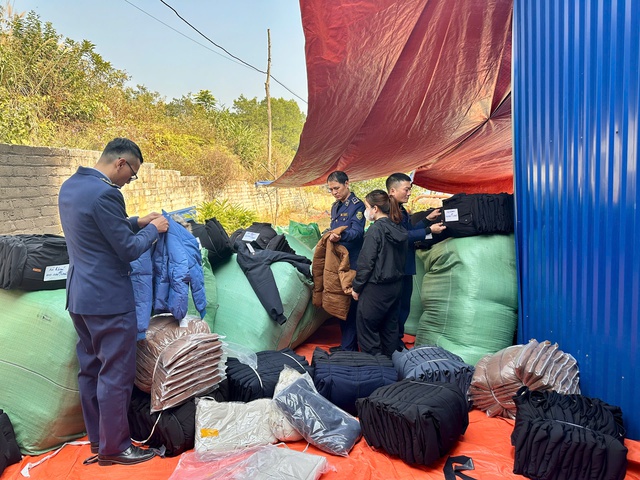 Khai tử 2.000 website, gỡ bỏ 43.000 th&ocirc;ng tin vi phạm tr&ecirc;n thương mại điện tử- Ảnh 1.