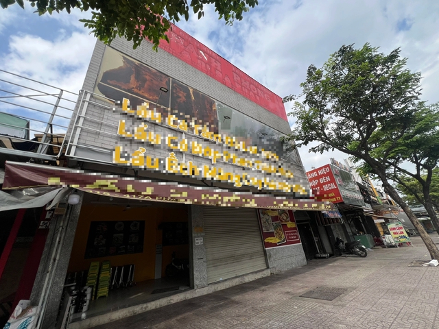 Nh&agrave; phố &ldquo;k&iacute;n như hộp&rdquo;, hiểm họa ch&aacute;y nổ r&igrave;nh rập - Ảnh 2.