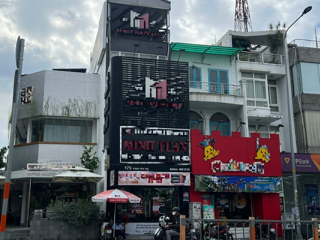 Nh&agrave; phố &ldquo;k&iacute;n như hộp&rdquo;, hiểm họa ch&aacute;y nổ r&igrave;nh rập - Ảnh 3.