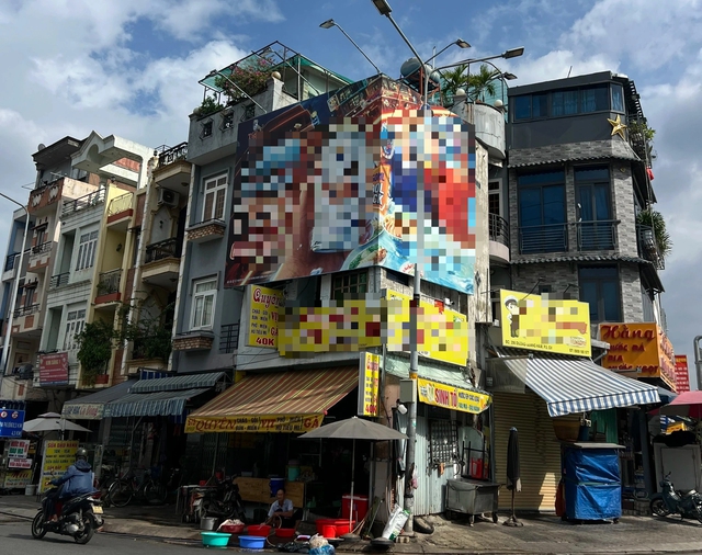 Nh&agrave; phố &ldquo;k&iacute;n như hộp&rdquo;, hiểm họa ch&aacute;y nổ r&igrave;nh rập - Ảnh 7.