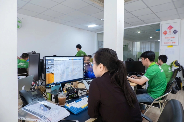 Cảnh giác với chuyện khoe thưởng tết - Ảnh 2.