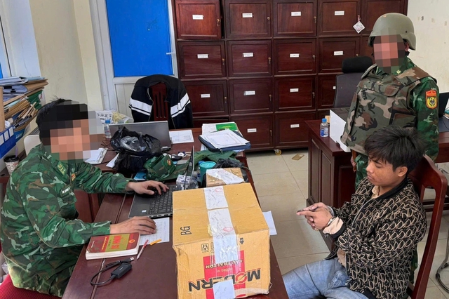 Bắt 2 vụ vận chuyển ma t&uacute;y v&agrave; ph&aacute;o nổ tại bi&ecirc;n giới Quảng Trị- Ảnh 1.