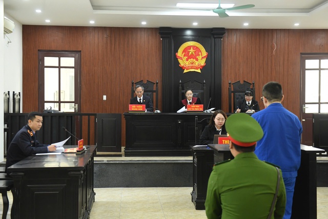 H&agrave;nh hung phụ nữ tại sảnh chung cư v&igrave; cho l&agrave; 'bị coi thường' - Ảnh 3.