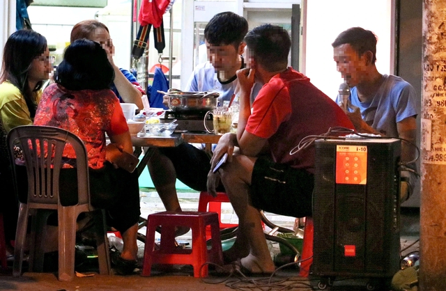 Xử phạt karaoke g&acirc;y ồn &agrave;o: Để tiếng h&aacute;t mang t&iacute;nh giải tr&iacute; v&agrave; kết nối- Ảnh 1.