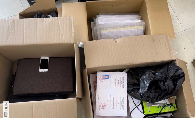 Công an Hưng Yên khởi tố nhóm làm giả chứng chỉ nghề với giá 1 triệu đồng- Ảnh 1. Công an Hưng Yên khởi tố nhóm làm giả chứng chỉ nghề với giá 1 triệu đồng- Ảnh 1.