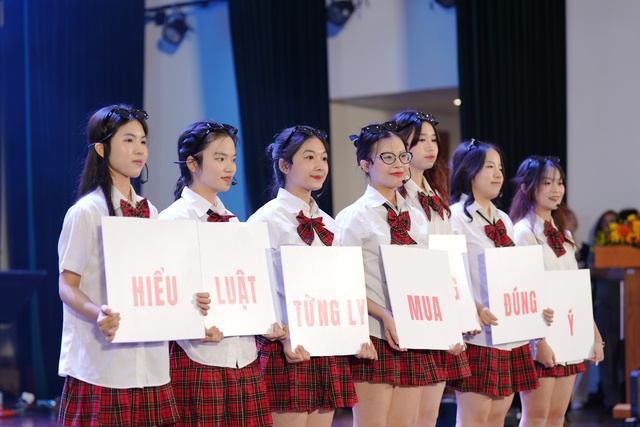 S&acirc;n chơi tr&iacute; tuệ, bổ &iacute;ch t&igrave;m hiểu về thương mại điện tử- Ảnh 1.