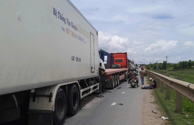 L&aacute;i &ocirc; t&ocirc; tr&ecirc;n quốc lộ v&agrave; cao tốc, l&agrave;m sao để tr&aacute;nh tai nạn &lsquo;dồn toa&rsquo;? - Ảnh 2.