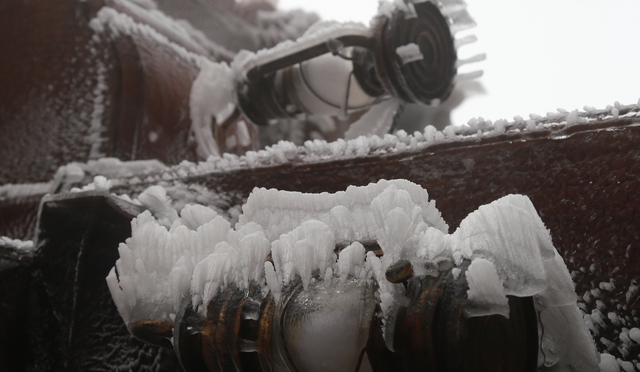 Kh&ocirc;ng kh&iacute; lạnh khiến 18 tỉnh chuyển r&eacute;t, v&ugrave;ng n&uacute;i đề ph&ograve;ng băng gi&aacute;- Ảnh 1.