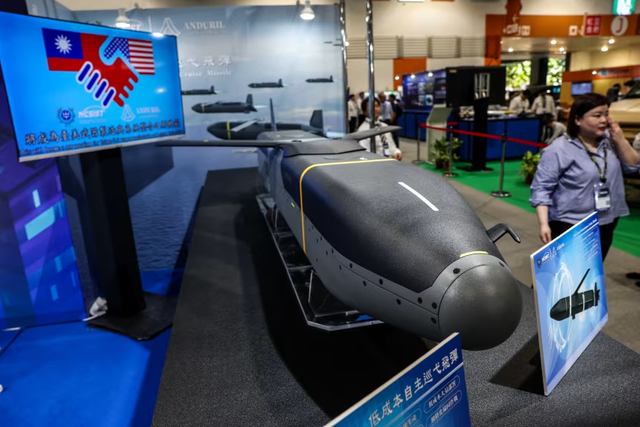 Trung Quốc trừng phạt các công ty quốc phòng Mỹ vì bán vũ khí cho Đài Loan - Ảnh 1.