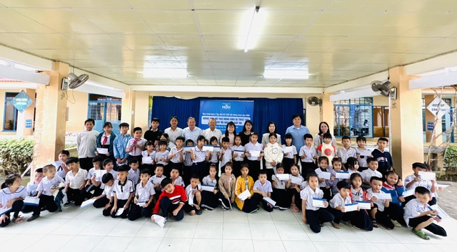 Hệ thống Gi&aacute;o dục NQH mang y&ecirc;u thương về với học sinh v&ugrave;ng lũ- Ảnh 4.