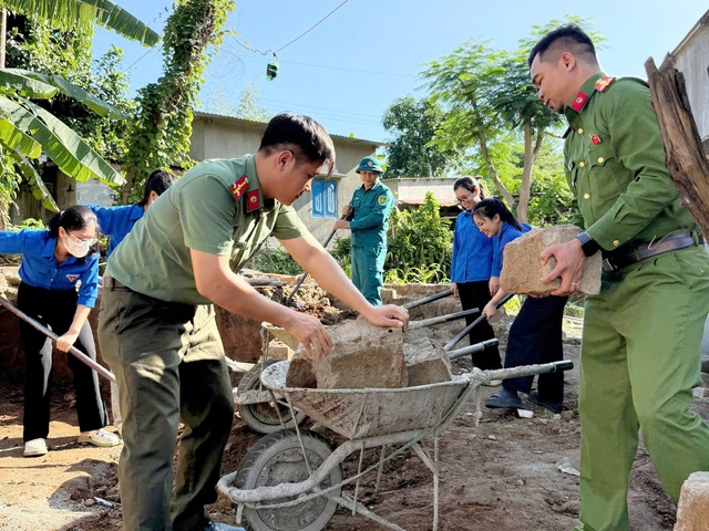 Chiến dịch Quang Trung: Bộ Công an quyết tâm hoàn thành 429 căn nhà trước 15.1 - Ảnh 2.