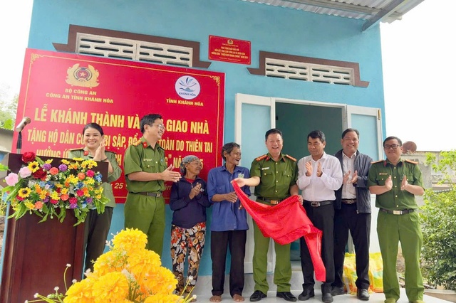 Chiến dịch Quang Trung: Bộ Công an quyết tâm hoàn thành 429 căn nhà trước 15.1 - Ảnh 4.
