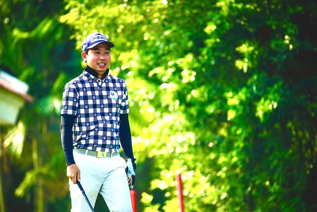 Xuất hiện c&uacute; 'hole in one' ở giải golf HTV Swing Cup 2025- Ảnh 1.