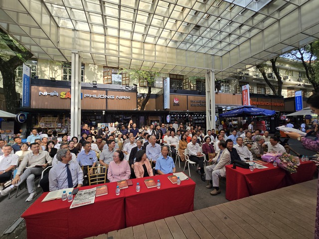 TS Trần Du Lịch: Tôi không hổ thẹn với quãng đời mình đã từng qua- Ảnh 2. TS Trần Du Lịch: Tôi không hổ thẹn với quãng đời mình đã từng qua- Ảnh 2.