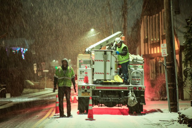 Mỹ hủy hơn 1.800 chuyến bay do b&atilde;o tuyết Devin - Ảnh 2.