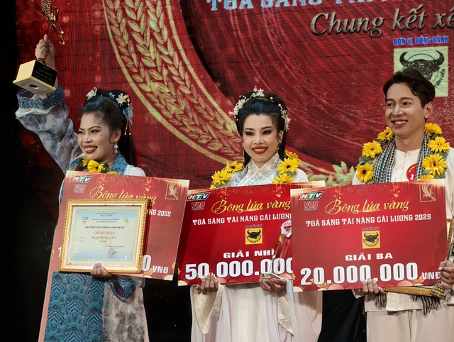 Nguyễn Thị Hồng To&aacute;n đoạt Qu&aacute;n qu&acirc;n 'B&ocirc;ng l&uacute;a v&agrave;ng'- Ảnh 1.