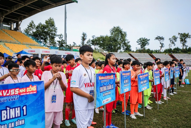 H&agrave;o hứng ng&agrave;y khai m&agrave;n giải b&oacute;ng đ&aacute; nhi đồng TP.Cần Thơ 2025- Ảnh 1.