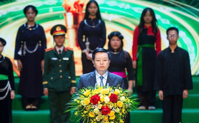 vinh danh 150 học sinh, sinh viên dân tộc thiểu số tiêu biểu - Ảnh 3.