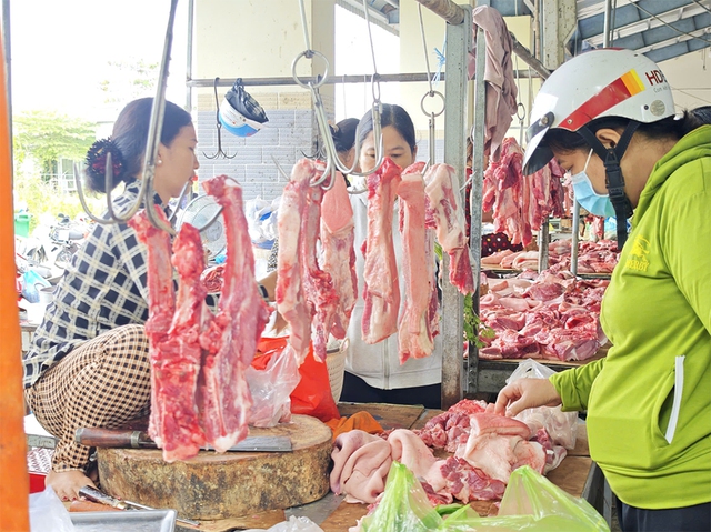 Gi&aacute; heo gần tết tăng mạnh- Ảnh 2.