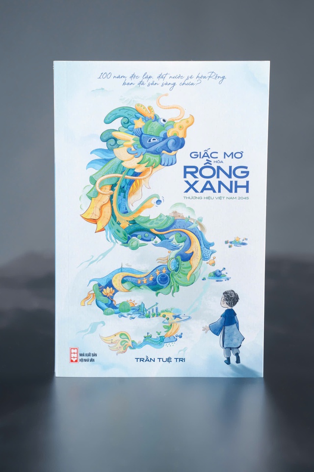 Đọc 'Giấc mơ hóa rồng xanh' để không còn phân vân 'mình sẽ trở thành ai'- Ảnh 1. Đọc 'Giấc mơ hóa rồng xanh' để không còn phân vân 'mình sẽ trở thành ai'- Ảnh 1.