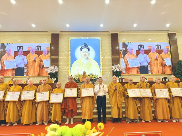 Phật gi&aacute;o TP.HCM đ&oacute;ng g&oacute;p hơn 900 tỉ chăm lo an sinh x&atilde; hội năm 2025 - Ảnh 8.