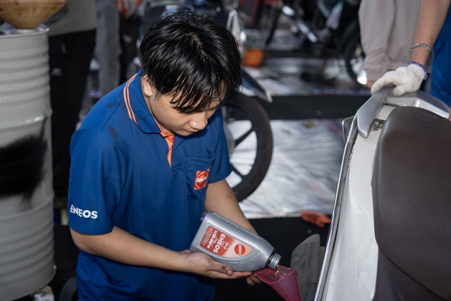 Hơn 1.200 xe m&aacute;y của c&ocirc;ng nh&acirc;n được kiểm tra, bảo dưỡng miễn ph&iacute; - Ảnh 2.