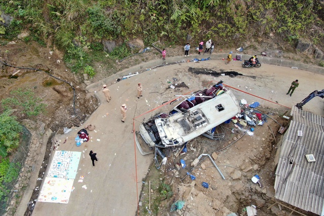 Danh t&iacute;nh 9 nạn nh&acirc;n bị thương trong vụ lật xe đo&agrave;n thiện nguyện ở L&agrave;o Cai - Ảnh 2.