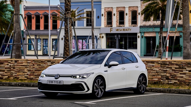 Người Việt dần chuộng xe hybrid là có lý do... - Ảnh 3. Người Việt dần chuộng xe hybrid là có lý do... - Ảnh 3.