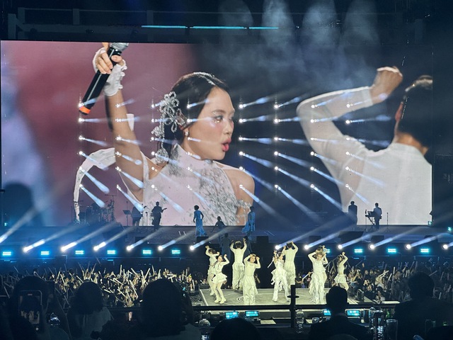 Phương Mỹ Chi 'quẩy' hết mình trong Liên hoan Âm nhạc quốc tế TP.HCM- Ảnh 6. Phương Mỹ Chi 'quẩy' hết mình trong Liên hoan Âm nhạc quốc tế TP.HCM- Ảnh 6.