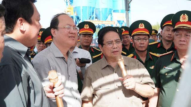 Thủ tướng Phạm Minh Ch&iacute;nh th&uacute;c tiến độ cao tốc C&agrave; Mau - Đất Mũi, đường H&ograve;n Khoai- Ảnh 3.