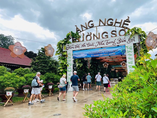 Du lịch Kh&aacute;nh H&ograve;a thắng đậm năm 2025 nhờ nhiều sự kiện nổi bật- Ảnh 3.