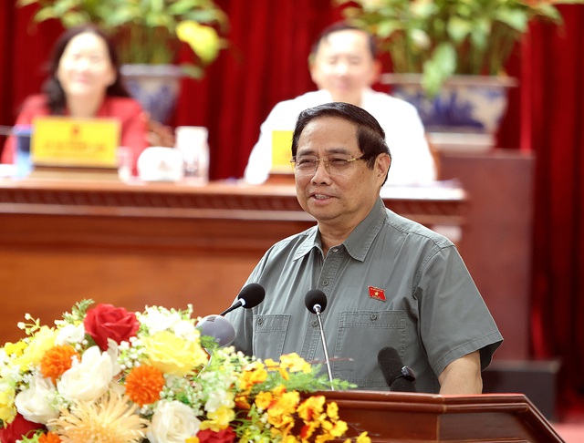 Thủ tướng Phạm Minh Ch&iacute;nh: Đ&agrave;o tạo nh&acirc;n lực y tế v&agrave; gi&aacute;o dục phải to&agrave;n diện - Ảnh 3.