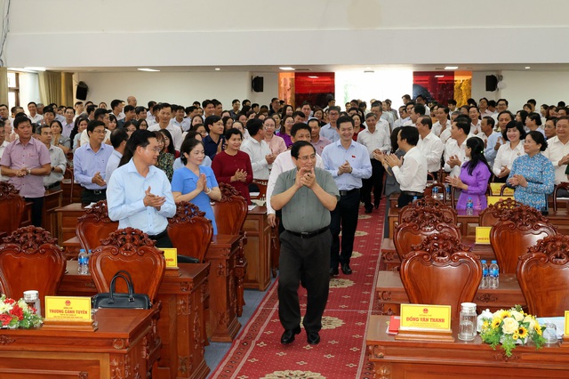 Thủ tướng Phạm Minh Ch&iacute;nh: Đ&agrave;o tạo nh&acirc;n lực y tế v&agrave; gi&aacute;o dục phải to&agrave;n diện - Ảnh 1.