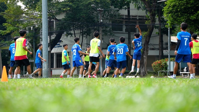 C&oacute; c&uacute; h&iacute;ch lớn từ chức v&ocirc; địch, Trường ĐH B&aacute;ch khoa quyết l&agrave;m n&ecirc;n chuyện- Ảnh 3.