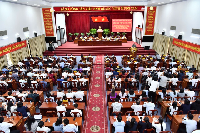 Thủ tướng Phạm Minh Ch&iacute;nh: Đ&agrave;o tạo nh&acirc;n lực y tế v&agrave; gi&aacute;o dục phải to&agrave;n diện - Ảnh 4.