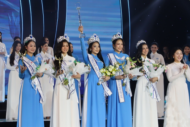 C&ocirc; g&aacute;i 20 tuổi đăng quang Hoa hậu Sinh vi&ecirc;n H&ograve;a b&igrave;nh Việt Nam- Ảnh 3.