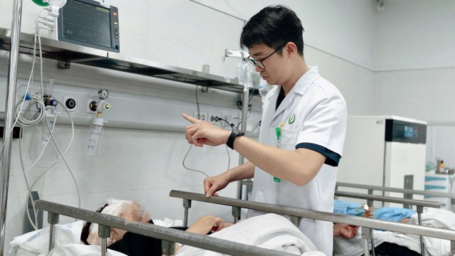 Vụ lật xe chở đo&agrave;n thiện nguyện tại L&agrave;o Cai: Diễn biến sức khỏe 9 bệnh nh&acirc;n- Ảnh 1.