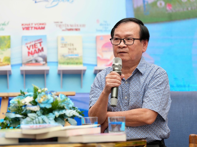 Thơ văn của Tố Hữu, Xuân Diệu, Nguyễn Nhật Ánh... được thi dịch sang tiếng Trung - Ảnh 1.