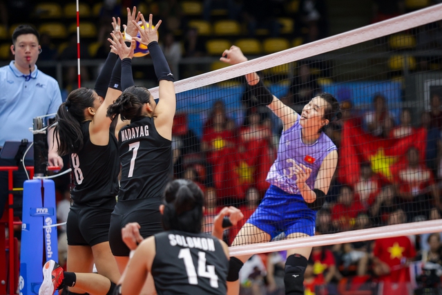 Thanh Th&uacute;y t&aacute;i xuất, tỏa s&aacute;ng gi&uacute;p CLB b&oacute;ng chuyền Nhật Bản thắng kịch t&iacute;nh- Ảnh 1.