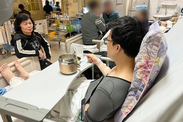 'Ch&uacute;ng t&ocirc;i hoảng loạn khi xe chở đo&agrave;n thiện nguyện xuống dốc, đổ cua nhưng lao nhanh' - Ảnh 1.