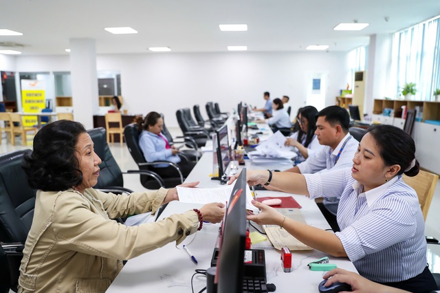 Phường, x&atilde; ở TP.HCM l&uacute;ng t&uacute;ng khi sắp xếp lại c&ocirc;ng chức- Ảnh 2.