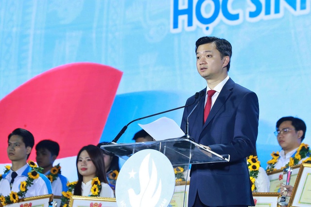 Học sinh, sinh vi&ecirc;n h&atilde;y chinh phục những đỉnh cao tri thức mới- Ảnh 1.