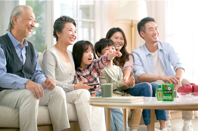 Dầu gi&oacute; Con &Oacute;: C&uacute; chuyển m&igrave;nh từ b&iacute; quyết gia truyền đến biểu tượng gen Z- Ảnh 1.